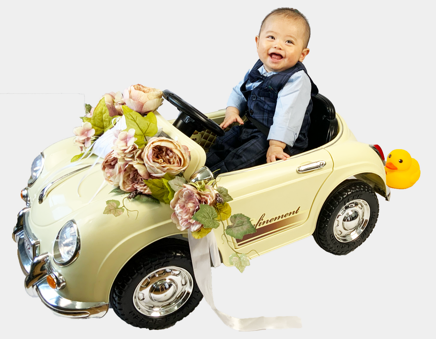 1. 車体前部:ホワイト色の造花とリングピロー