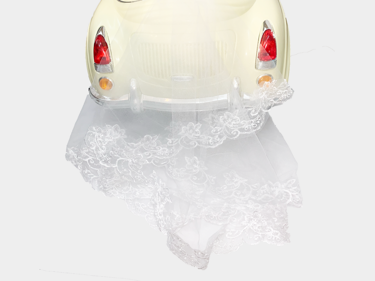 2. 車体後部:天使のはねとリングベール