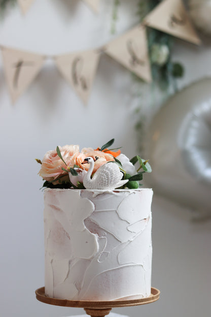 ケーキ：白鳥&フラワー