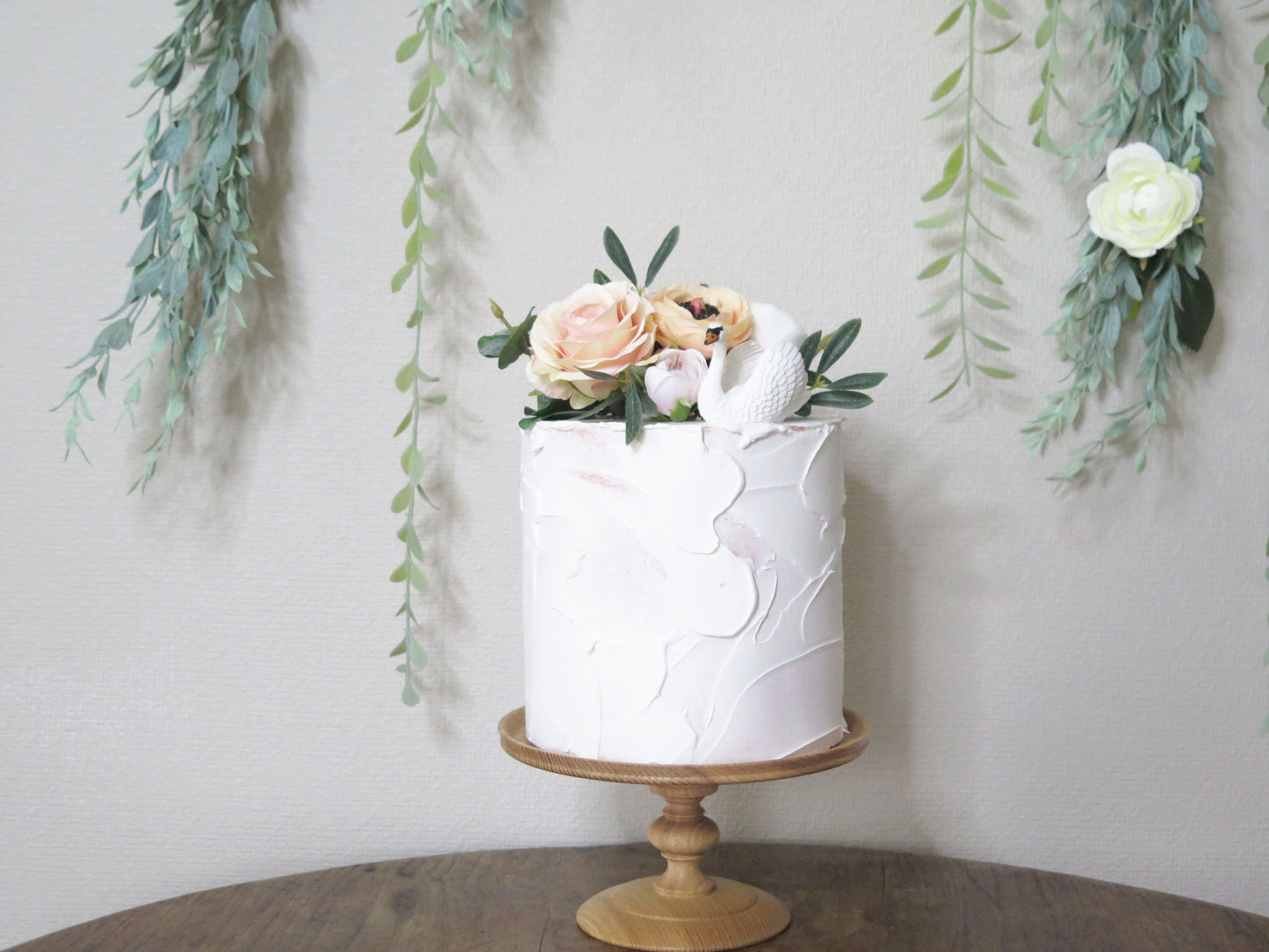 ケーキ：白鳥&フラワー