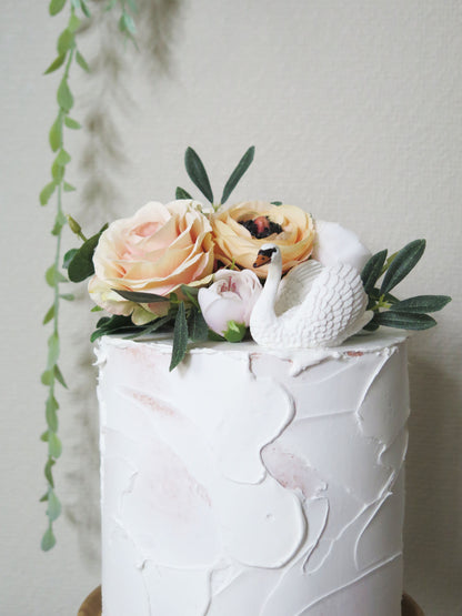 ケーキ：白鳥&フラワー