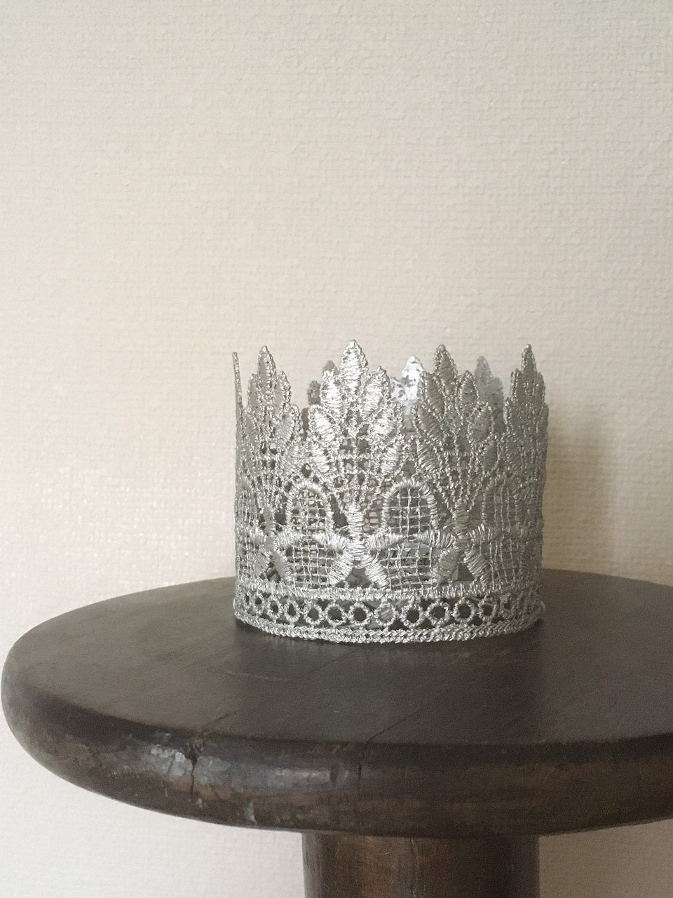 ヘッドアクセサリ：シルバークラウン（half）