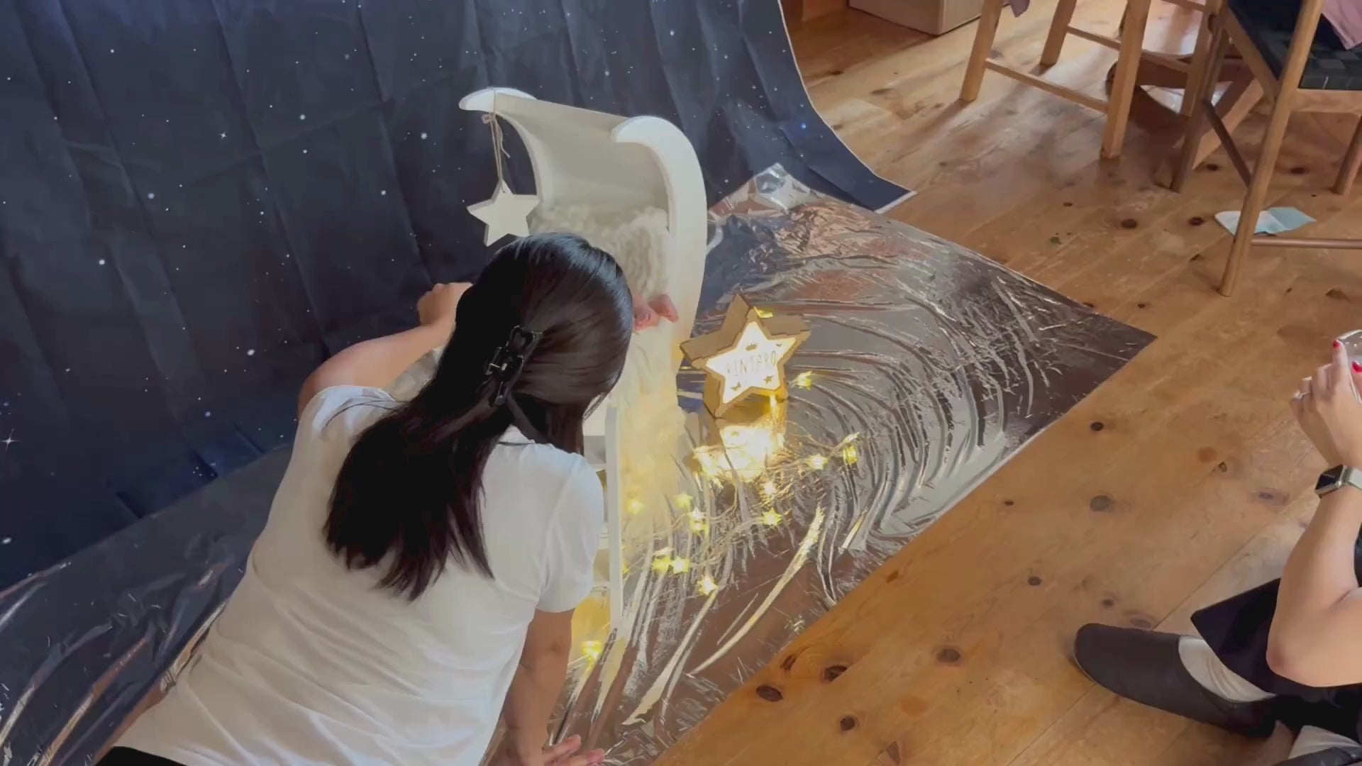 動画を読み込む: セルフニューボーンフォトのレンタルセット（お月様のベッド）